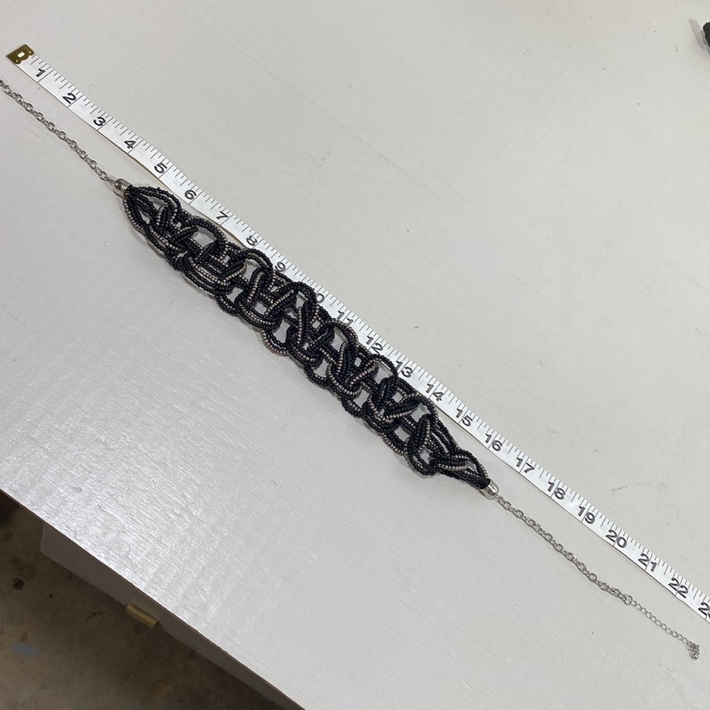 Silver and black beaded necklace - Picture 4 of 6